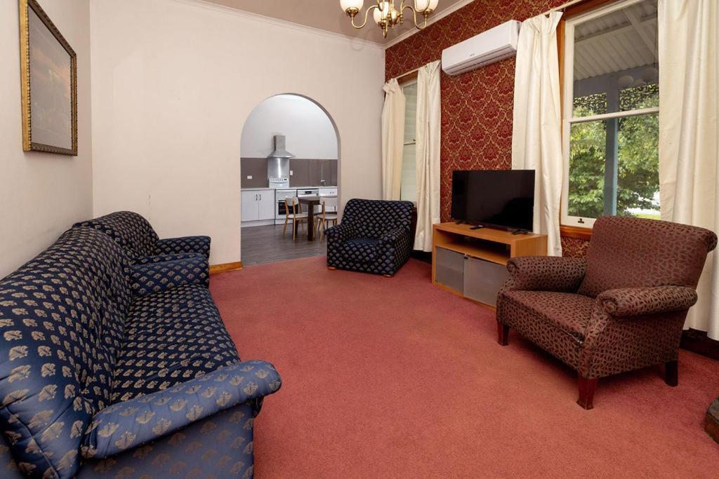 Big4 Strahan Holiday Retreat Экстерьер фото