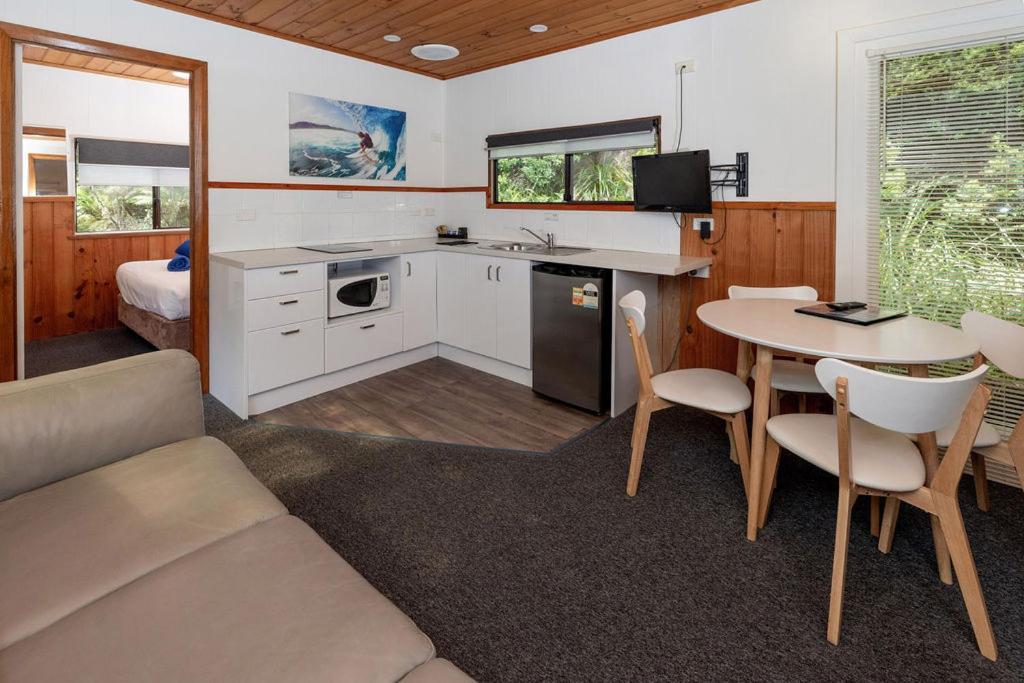 Big4 Strahan Holiday Retreat Экстерьер фото